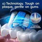 מברשת שיניים חשמלית Oral-B IO9 עם נרתיק נסיעות נטען